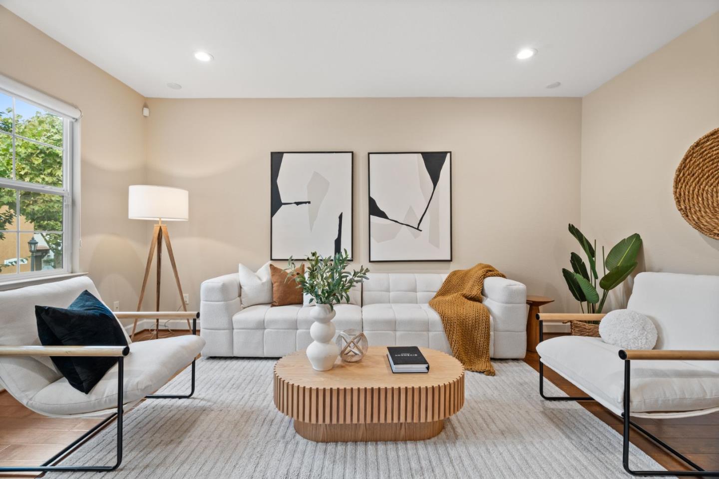 1938 Hillebrant Place