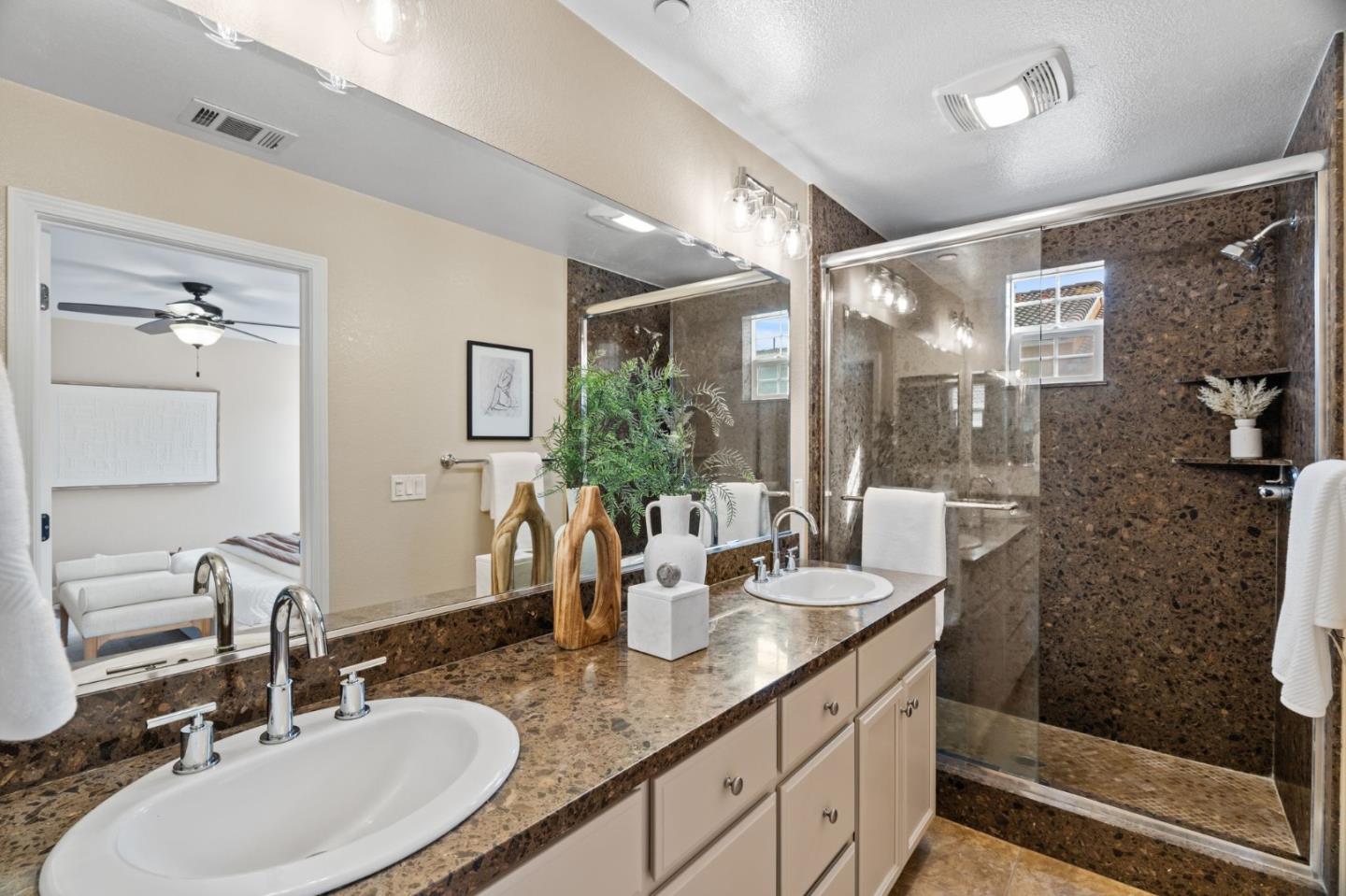 1938 Hillebrant Place