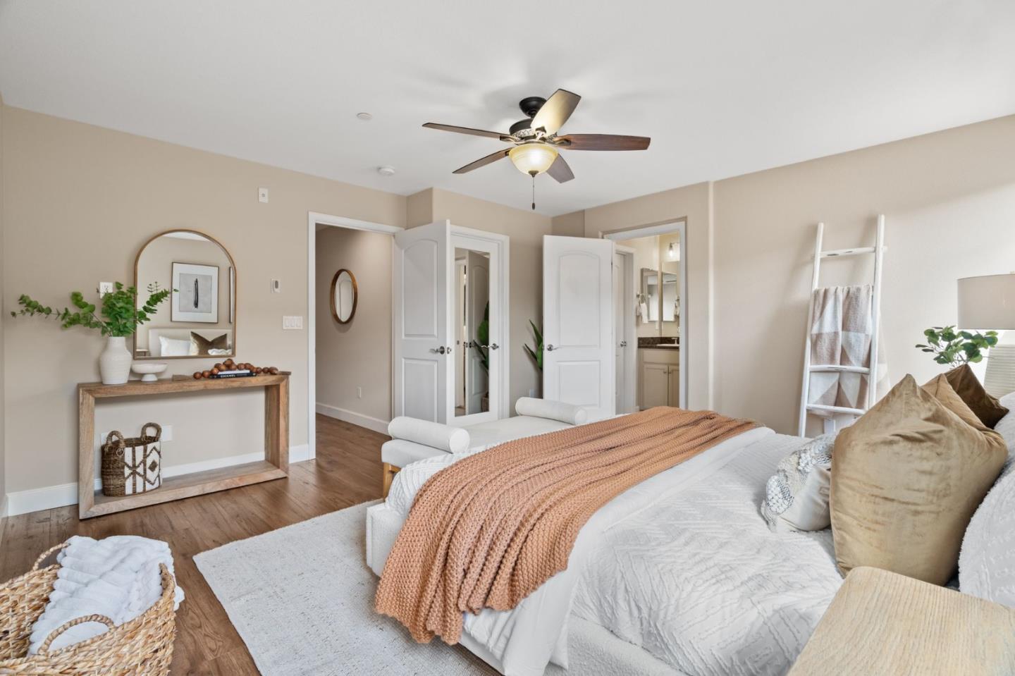 1938 Hillebrant Place