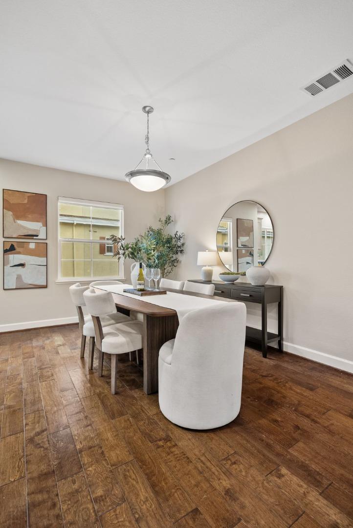 1938 Hillebrant Place