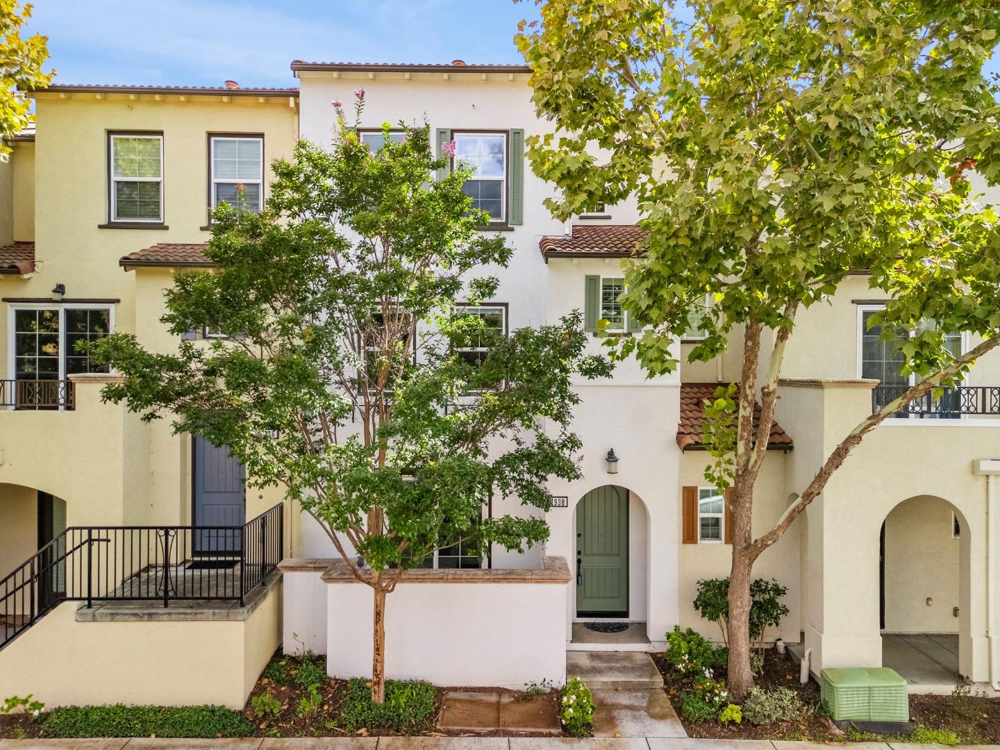 1938 Hillebrant Place