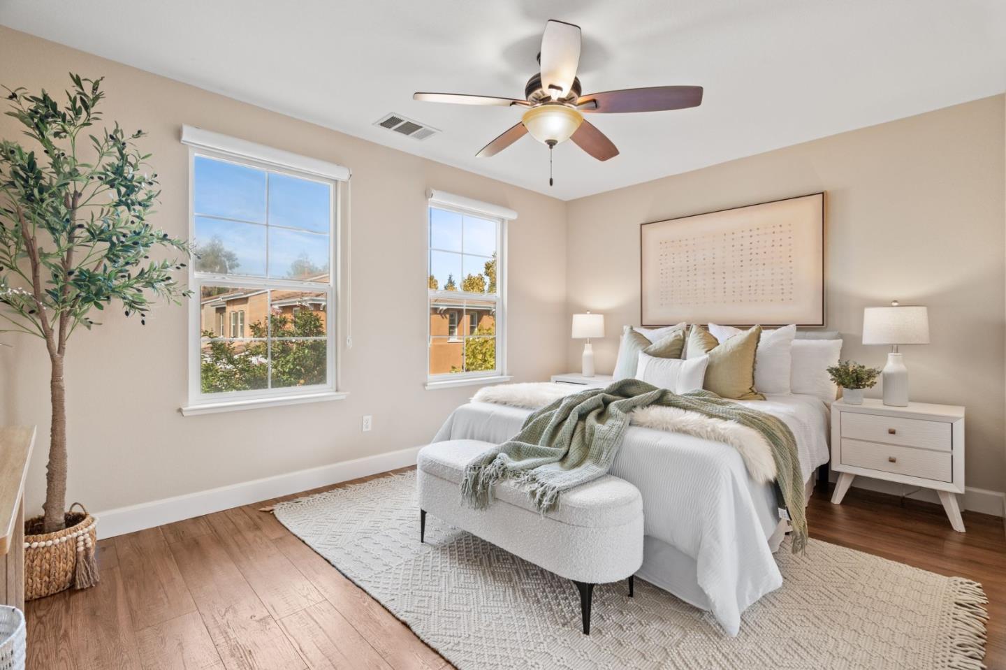 1938 Hillebrant Place