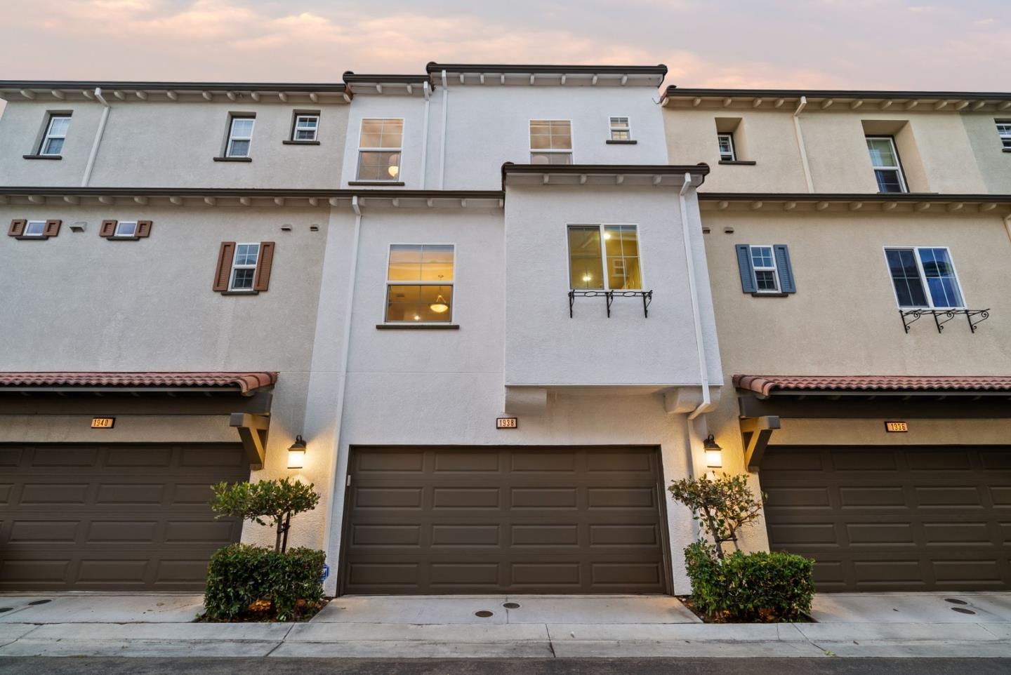 1938 Hillebrant Place