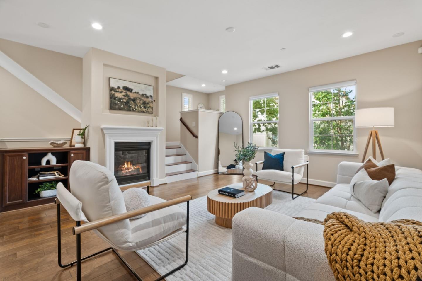 1938 Hillebrant Place