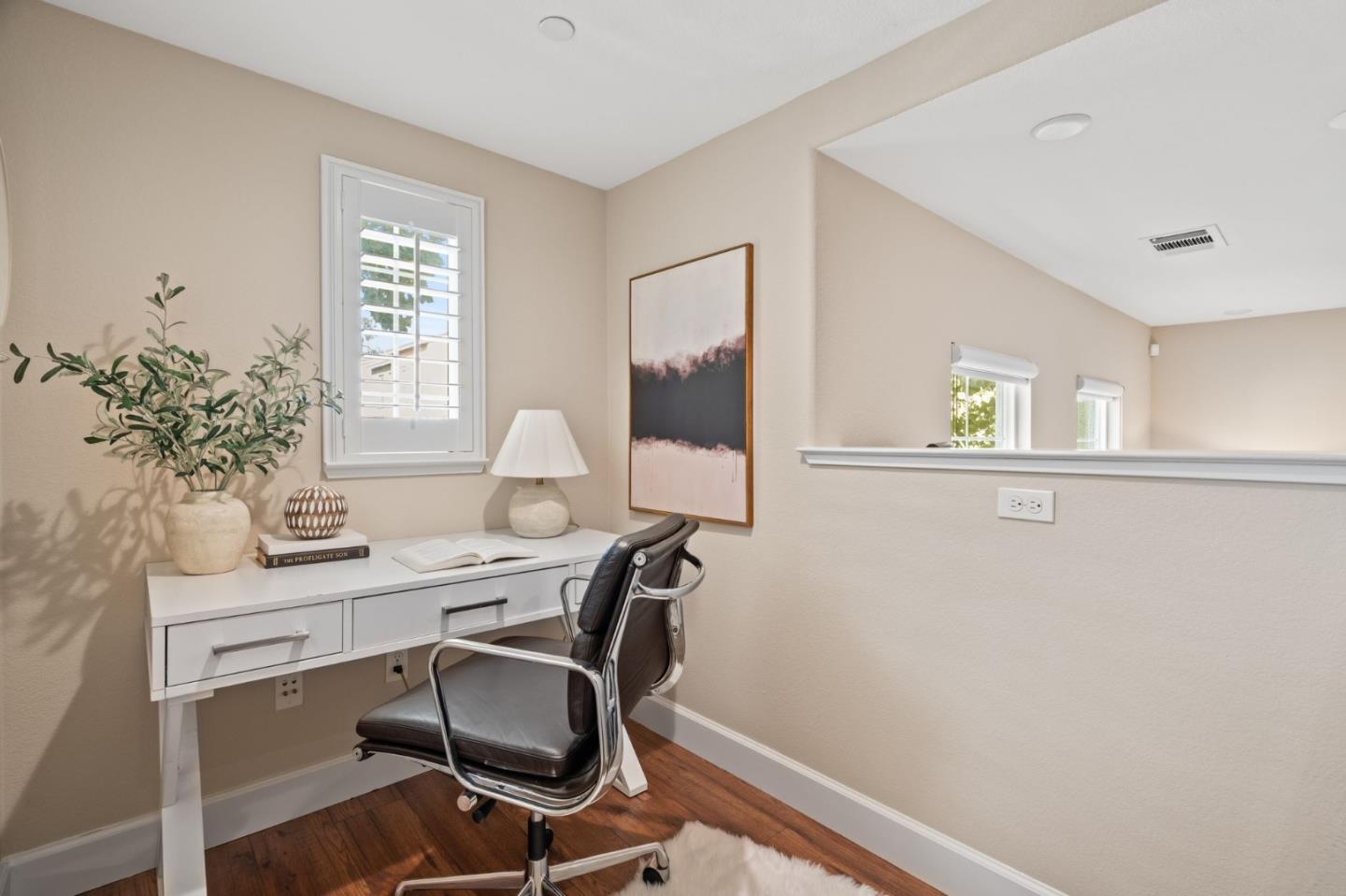 1938 Hillebrant Place