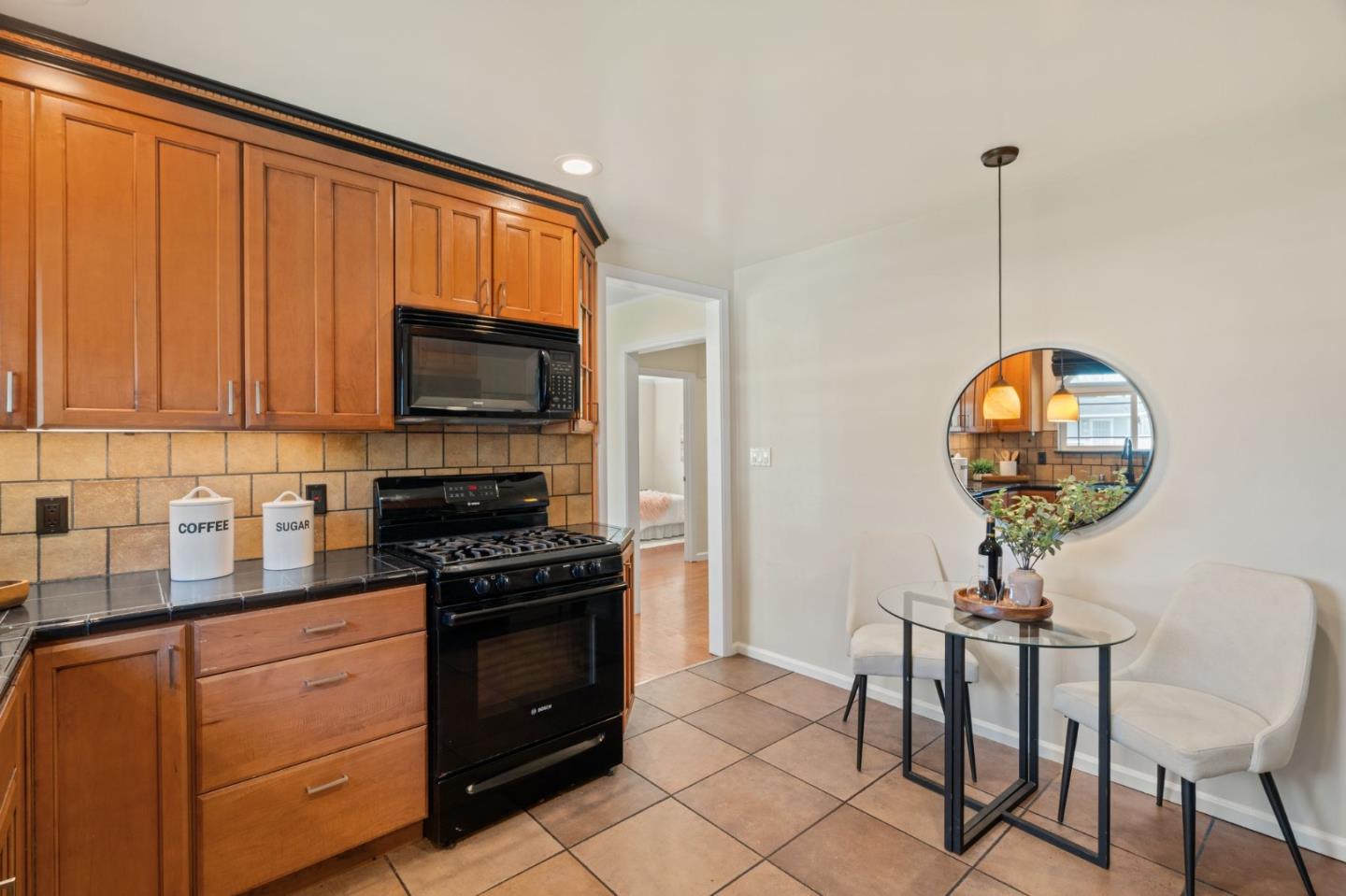 2546 Amethyst Drive