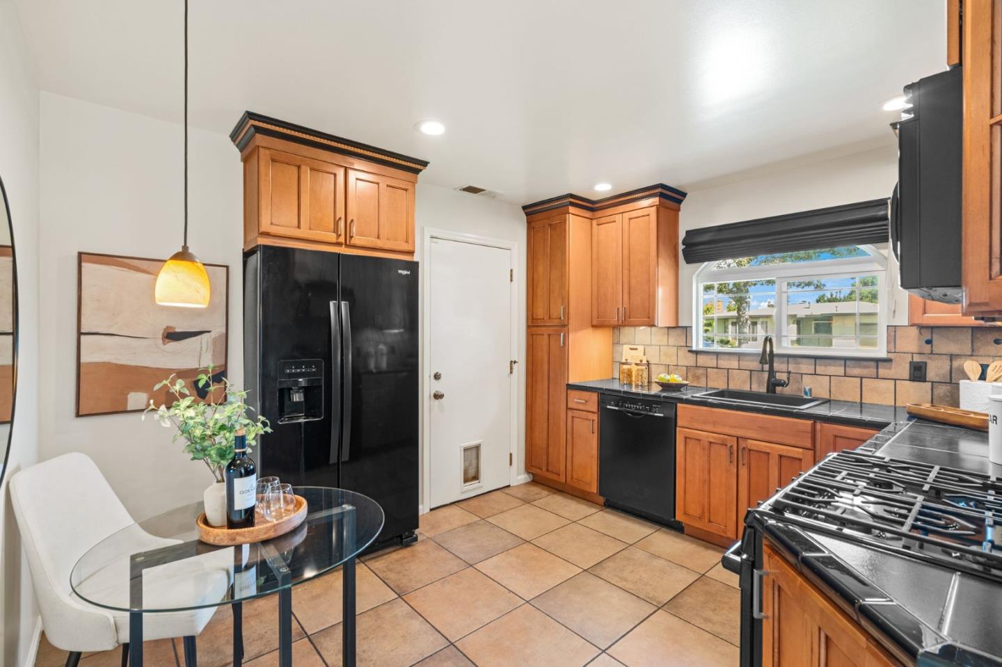 2546 Amethyst Drive