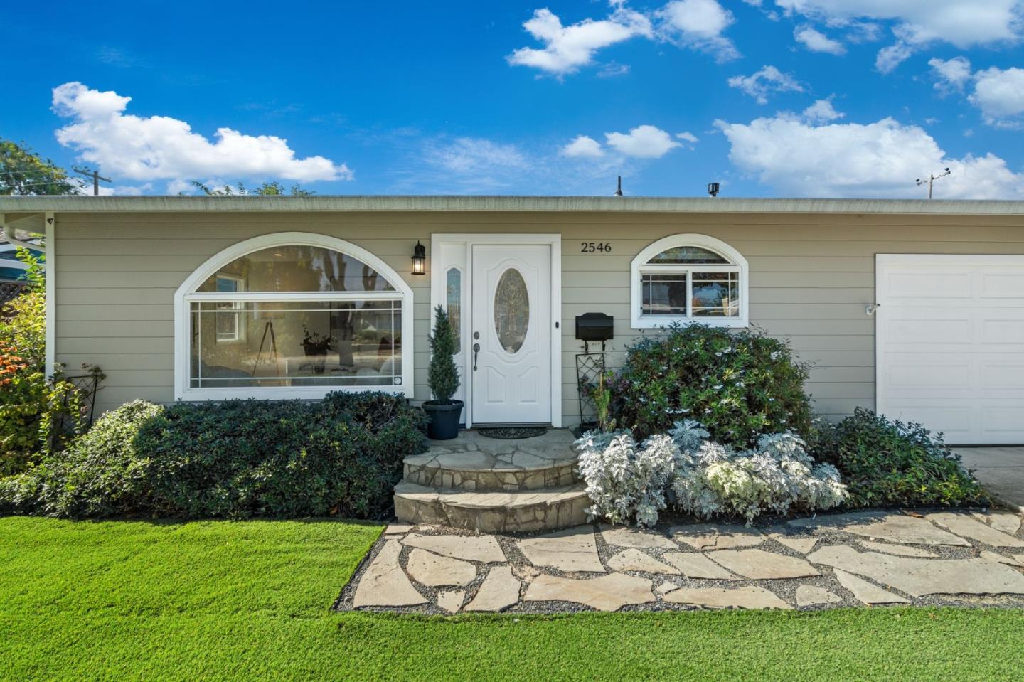 2546 Amethyst Drive
