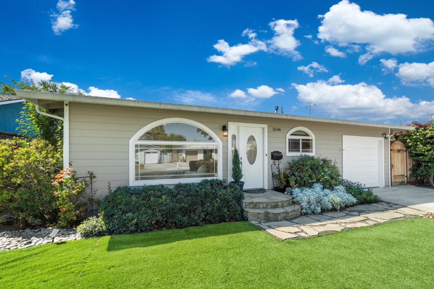2546 Amethyst Drive