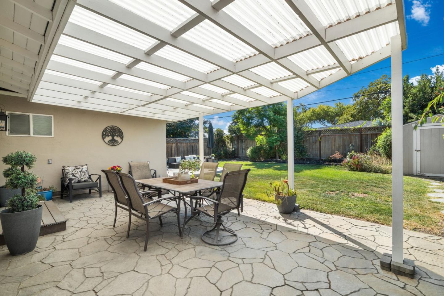 2546 Amethyst Drive