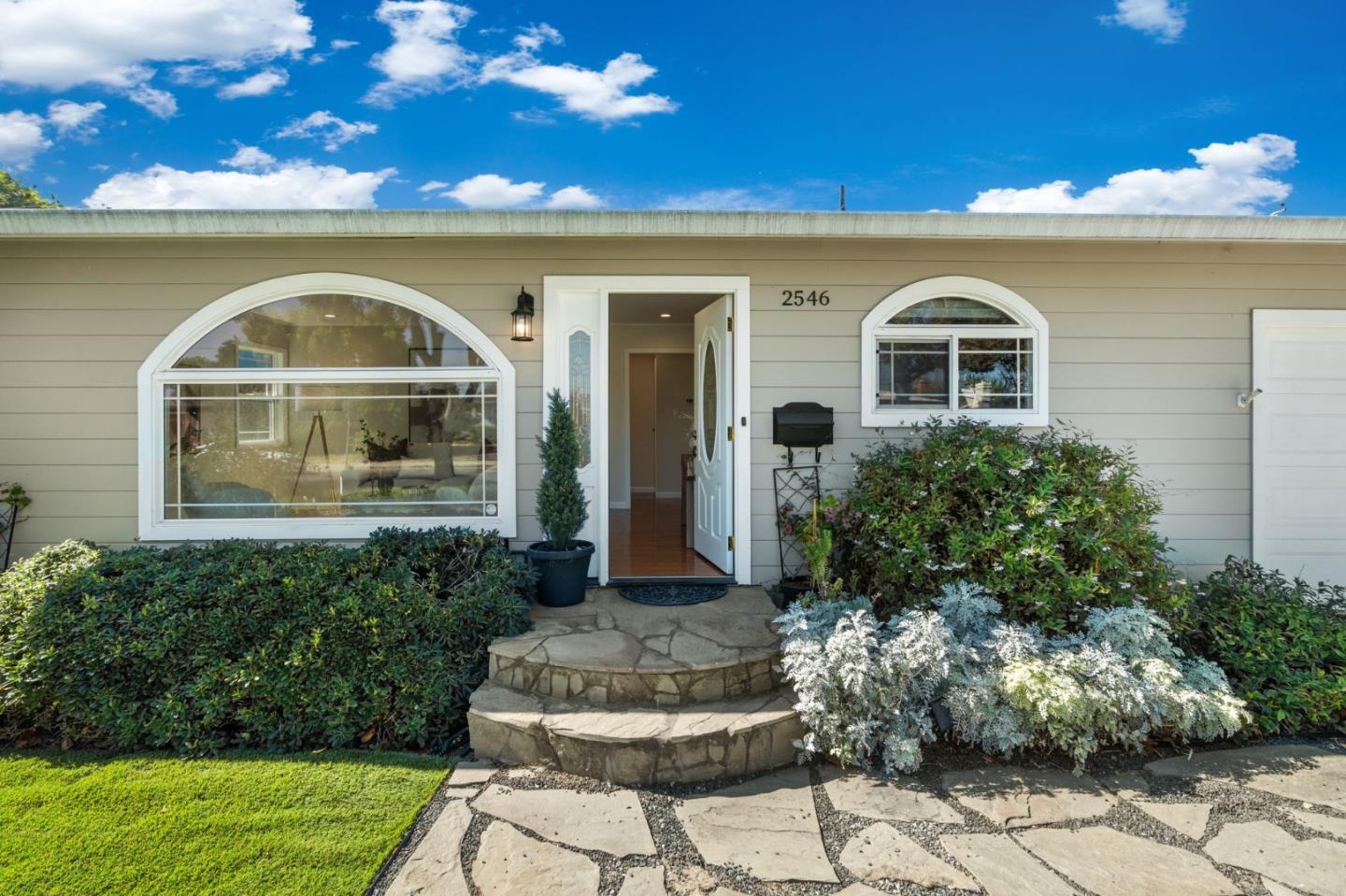 2546 Amethyst Drive