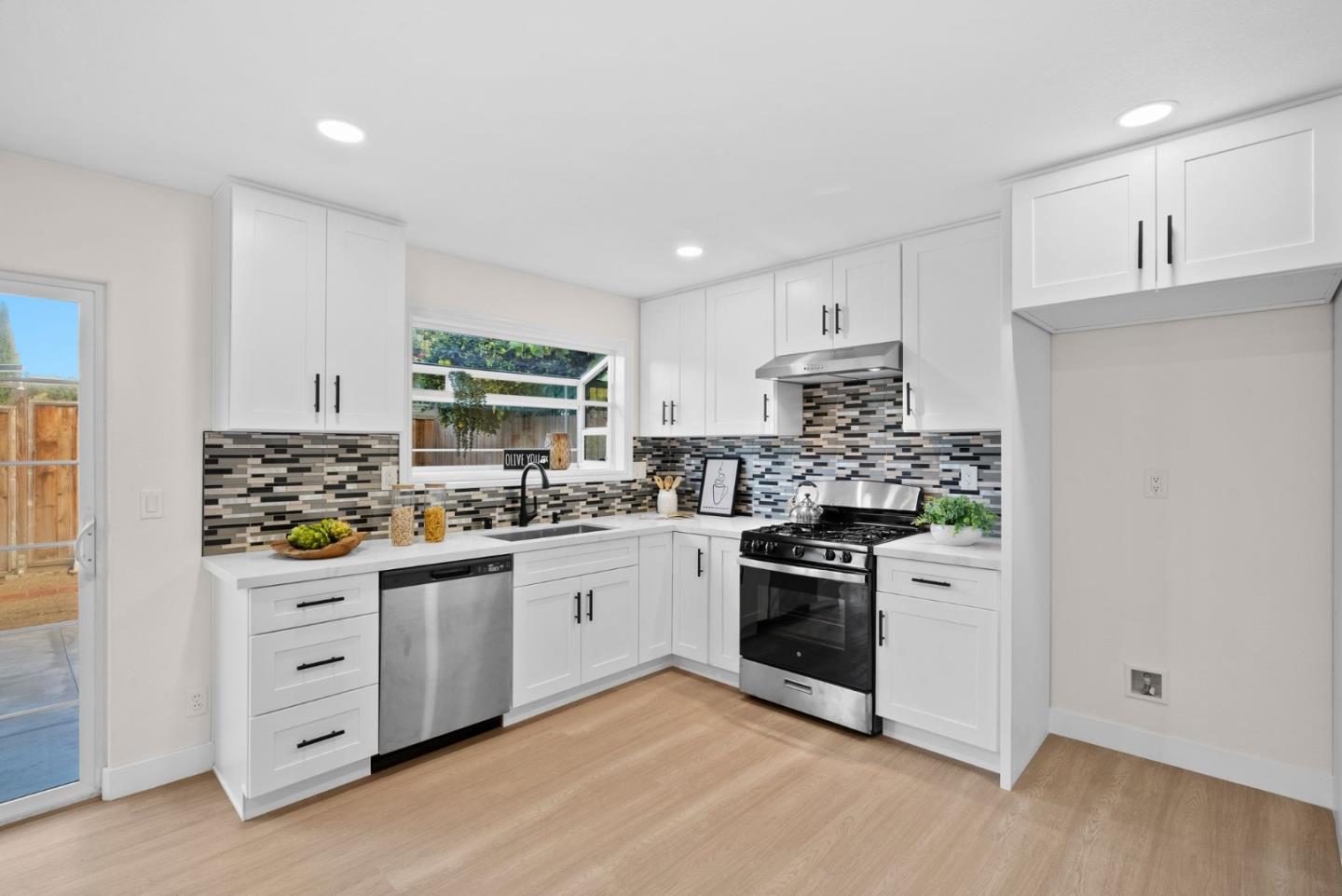 5138 Vera Lane