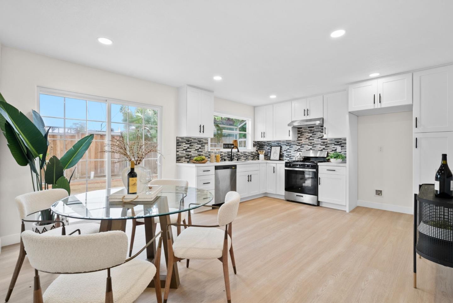 5138 Vera Lane