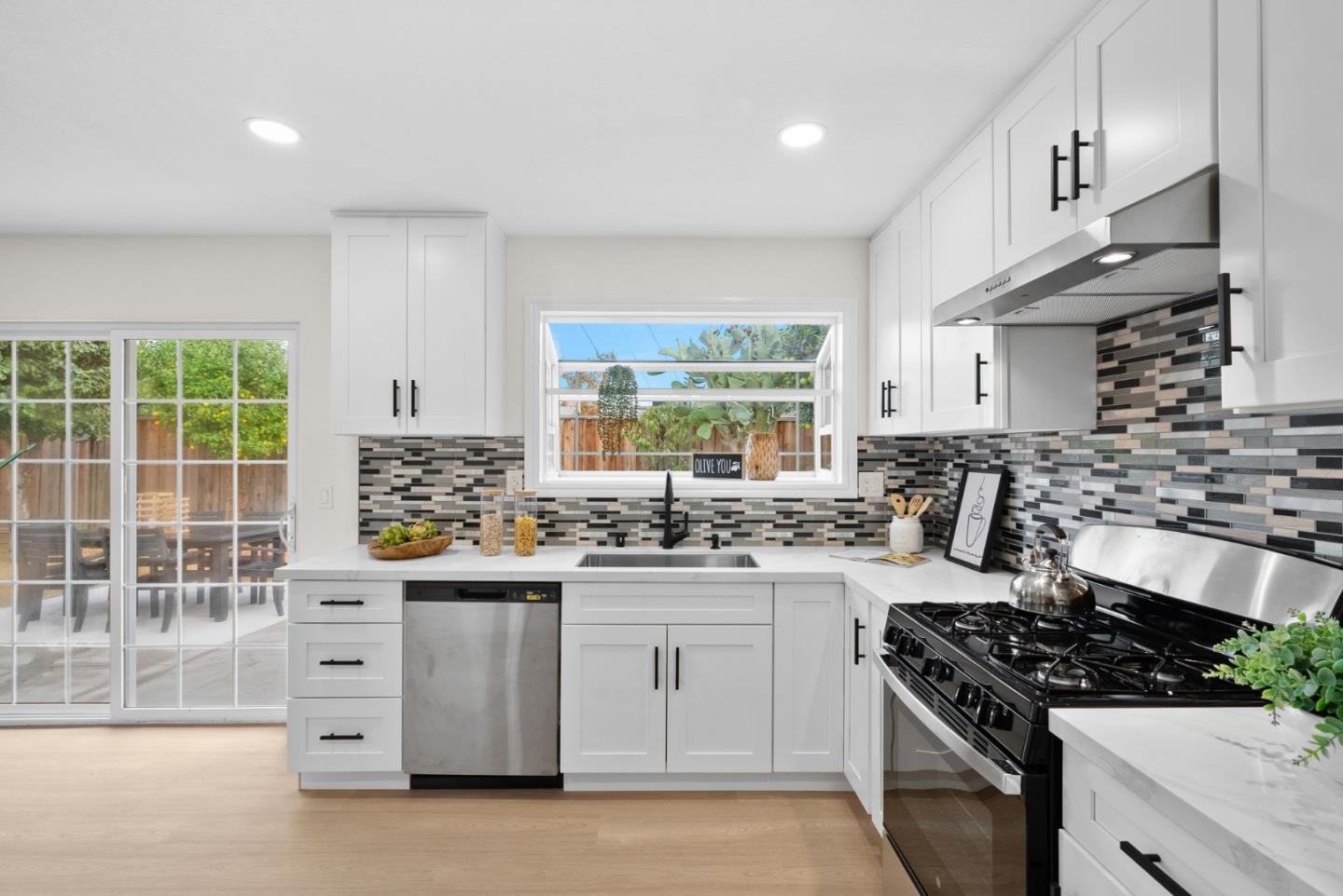 5138 Vera Lane