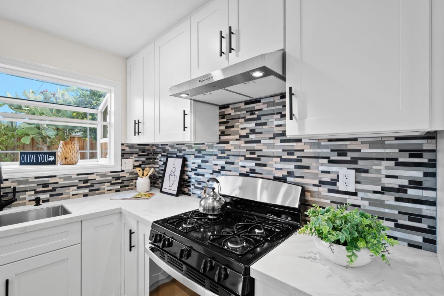 5138 Vera Lane