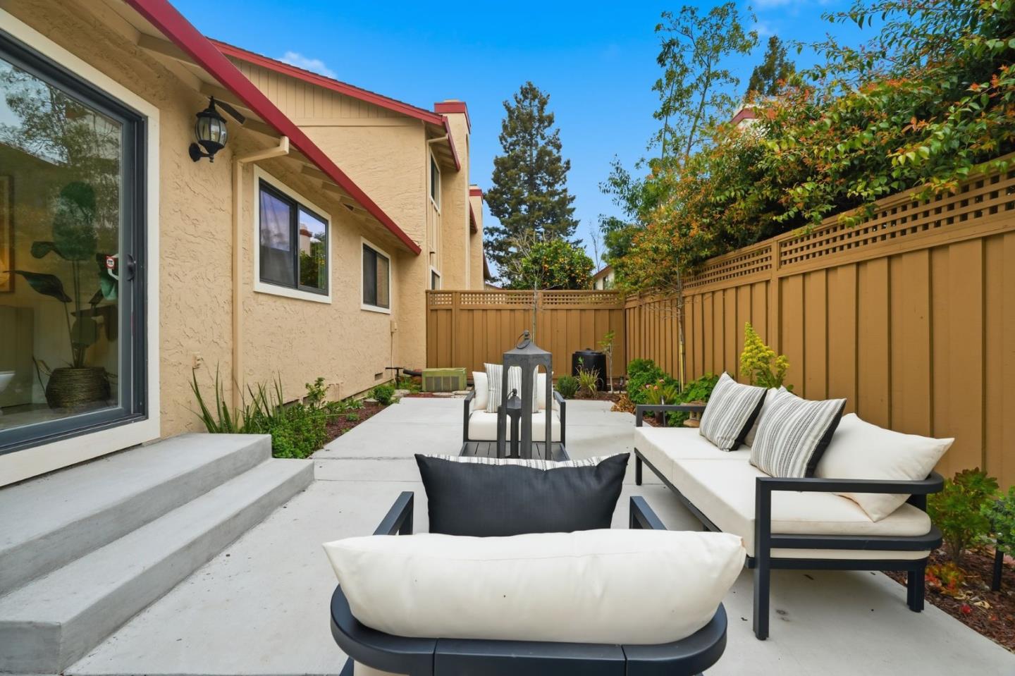 2007 Eucalyptus Court