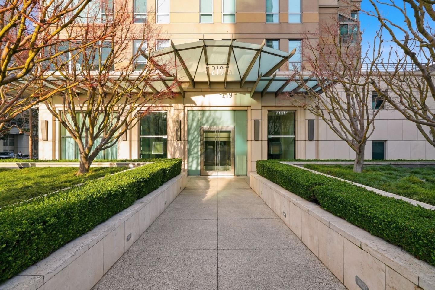 219 Brannan Street 12B