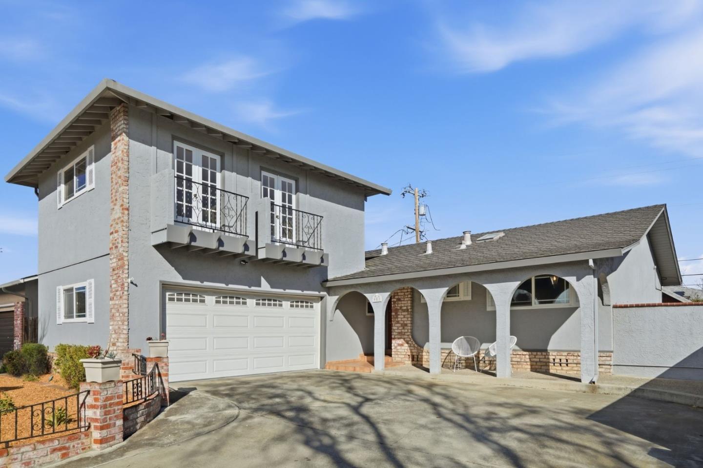 911 Inverness Way
