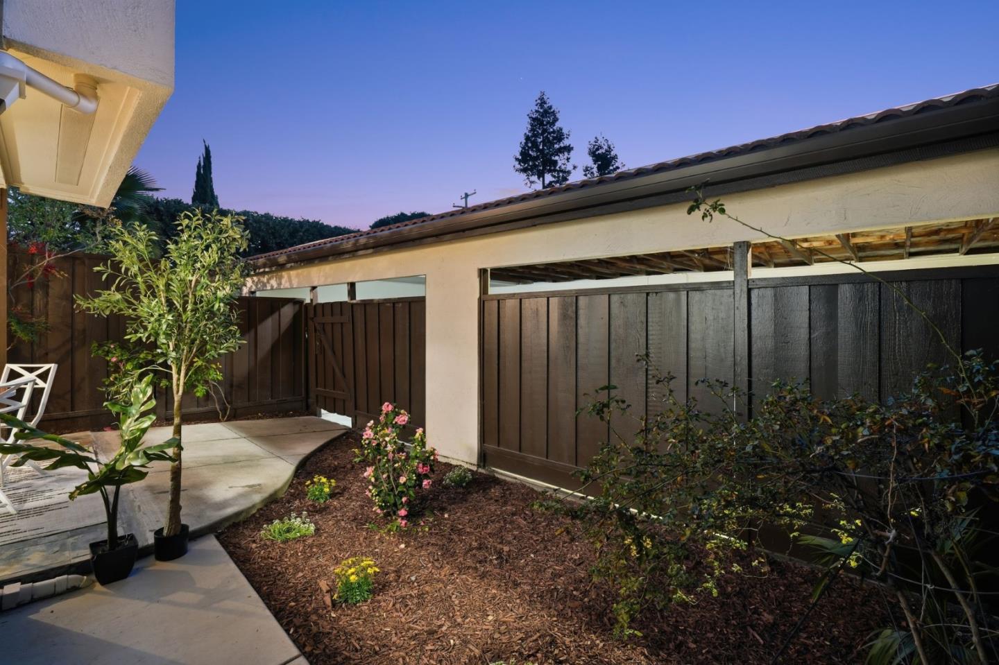 1400 Bowe Avenue 1404