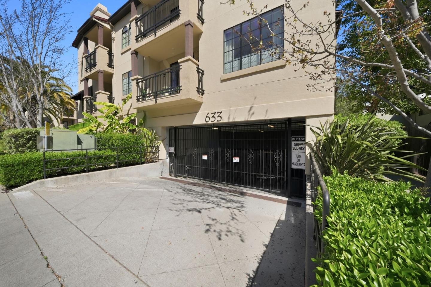633 Elm Street 209