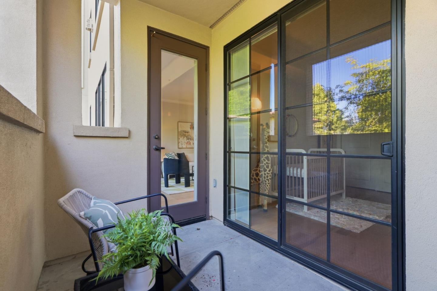633 Elm Street 209