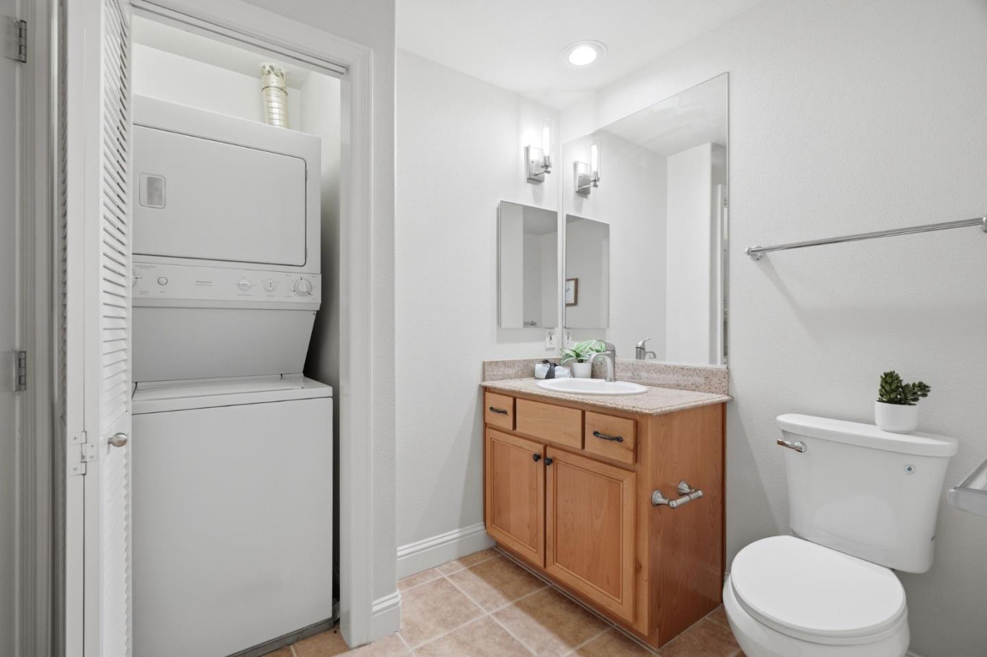 633 Elm Street 209