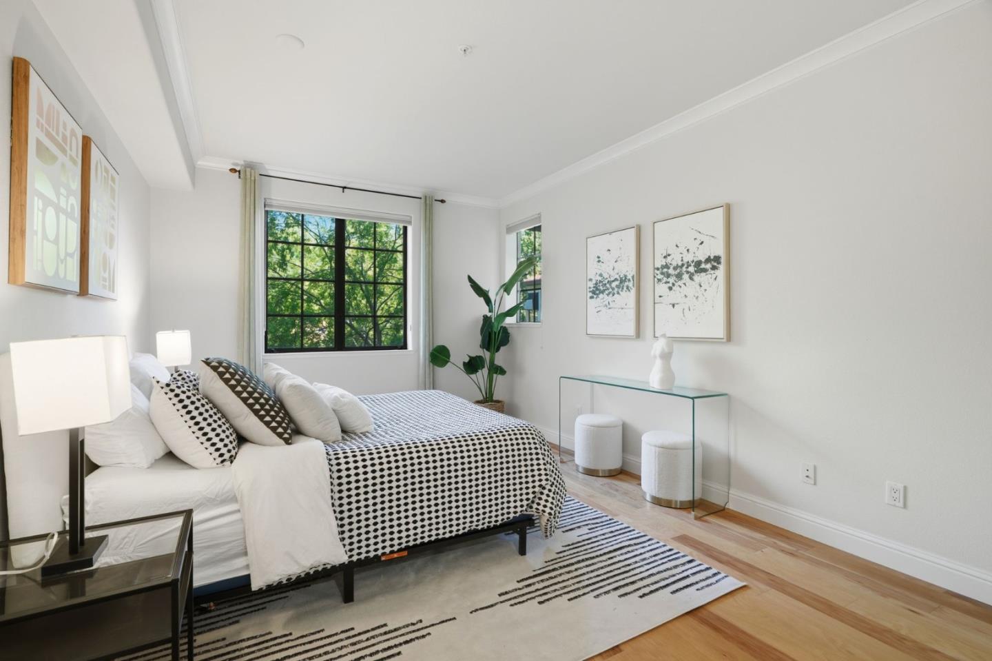 633 Elm Street 209