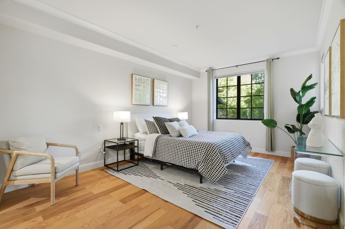 633 Elm Street 209