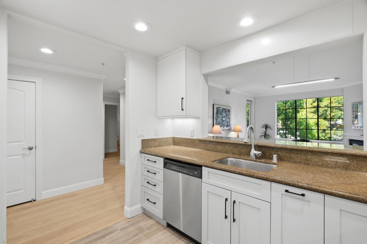 633 Elm Street 209