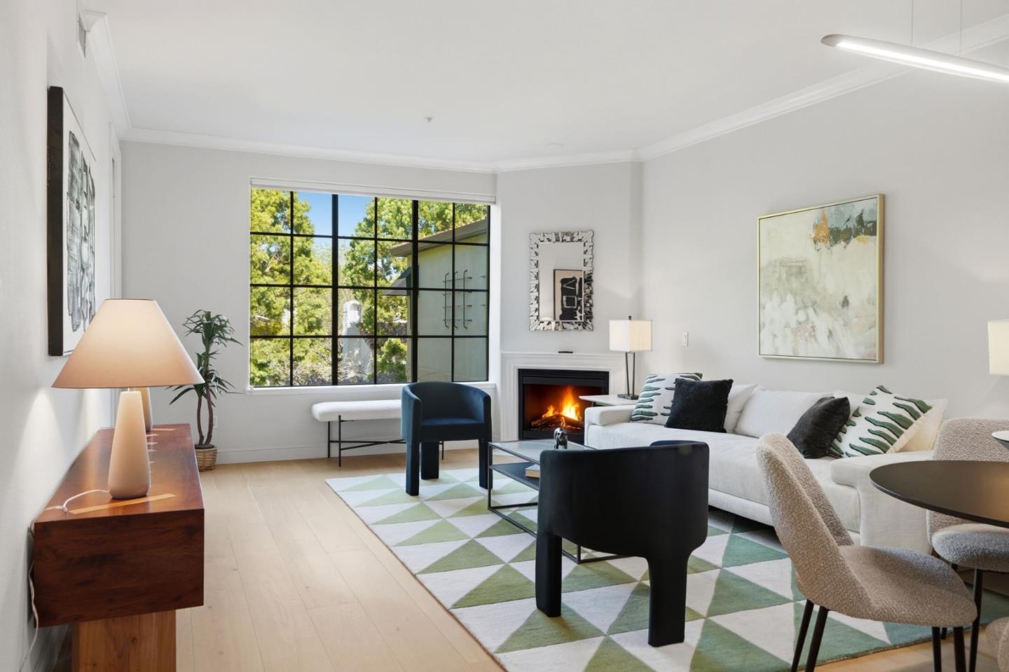 633 Elm Street 209
