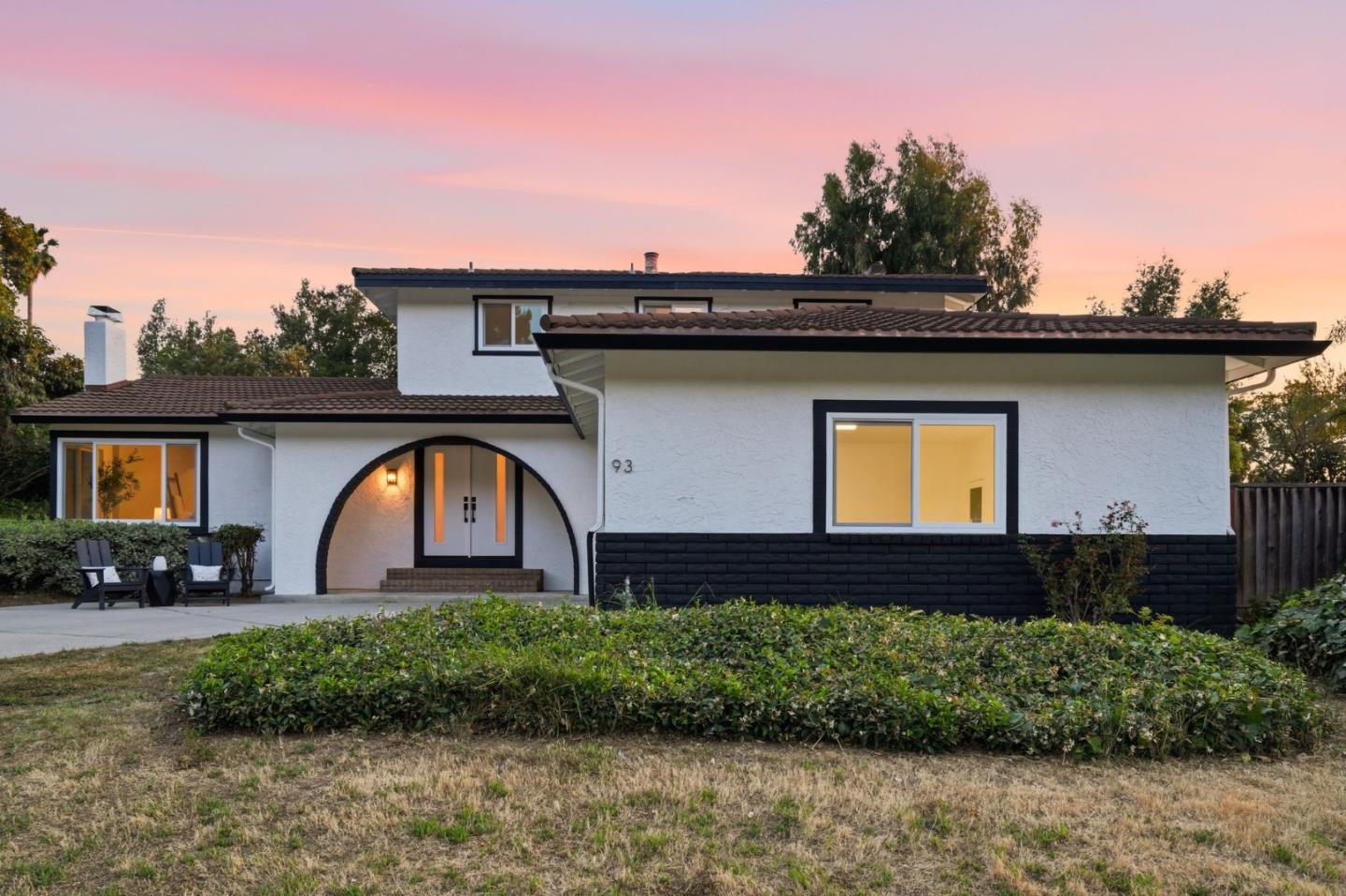 93 Ridgeview Avenue