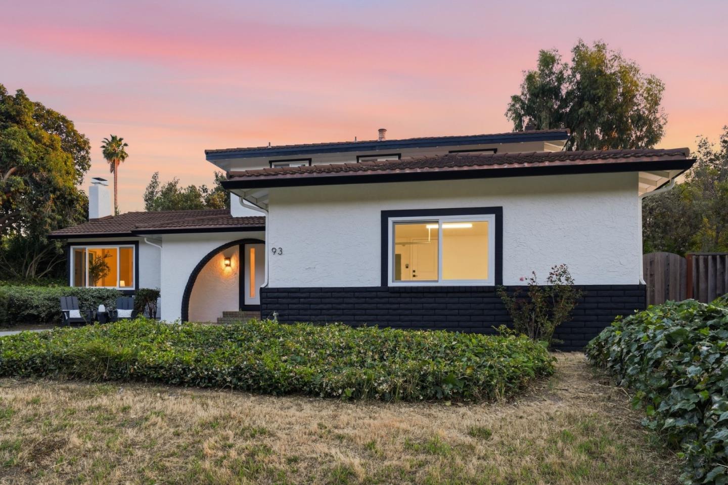 93 Ridgeview Avenue
