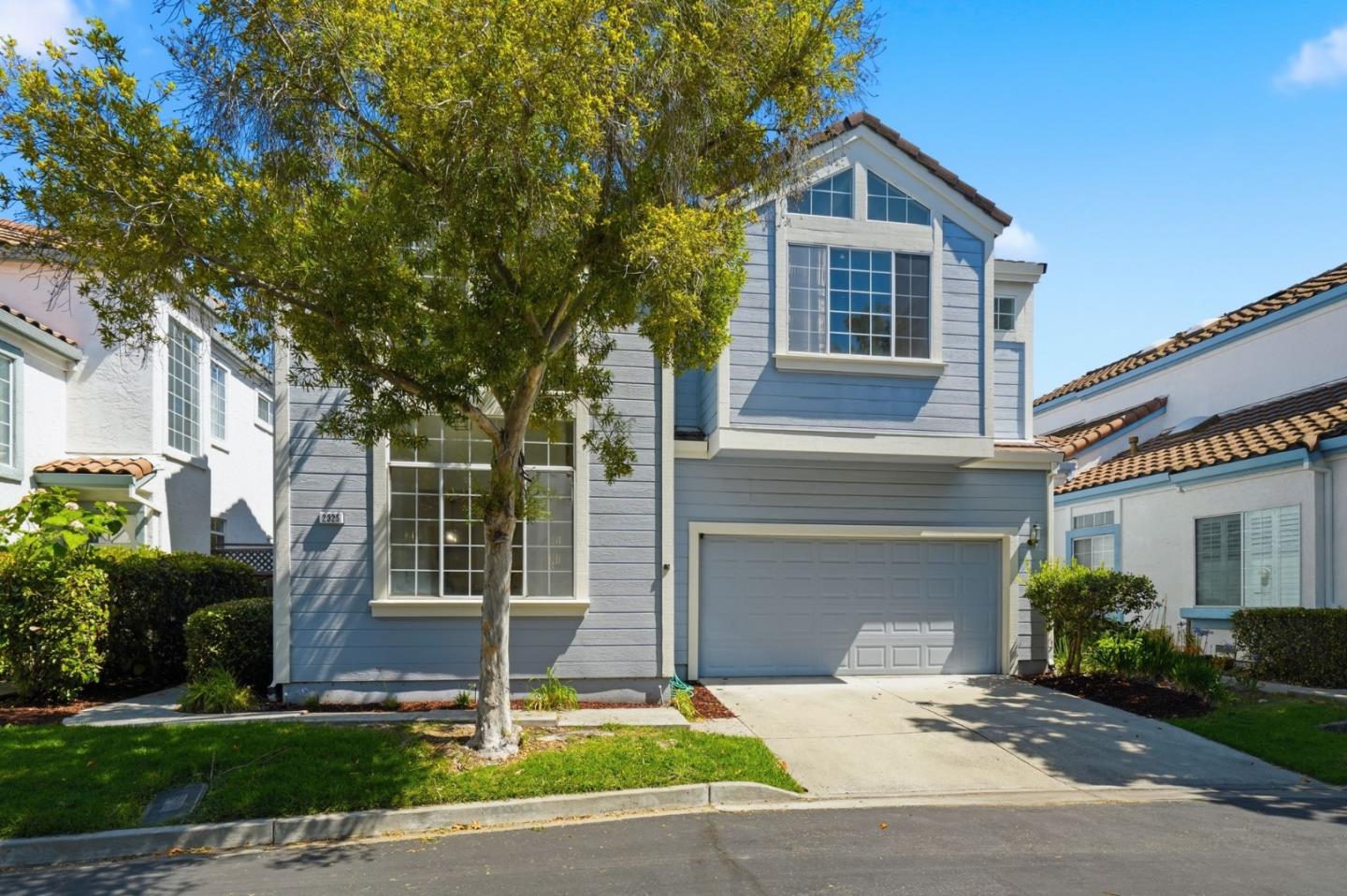 2325 De Varona PL