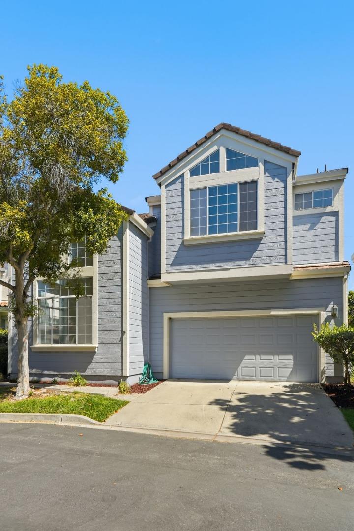 2325 De Varona PL