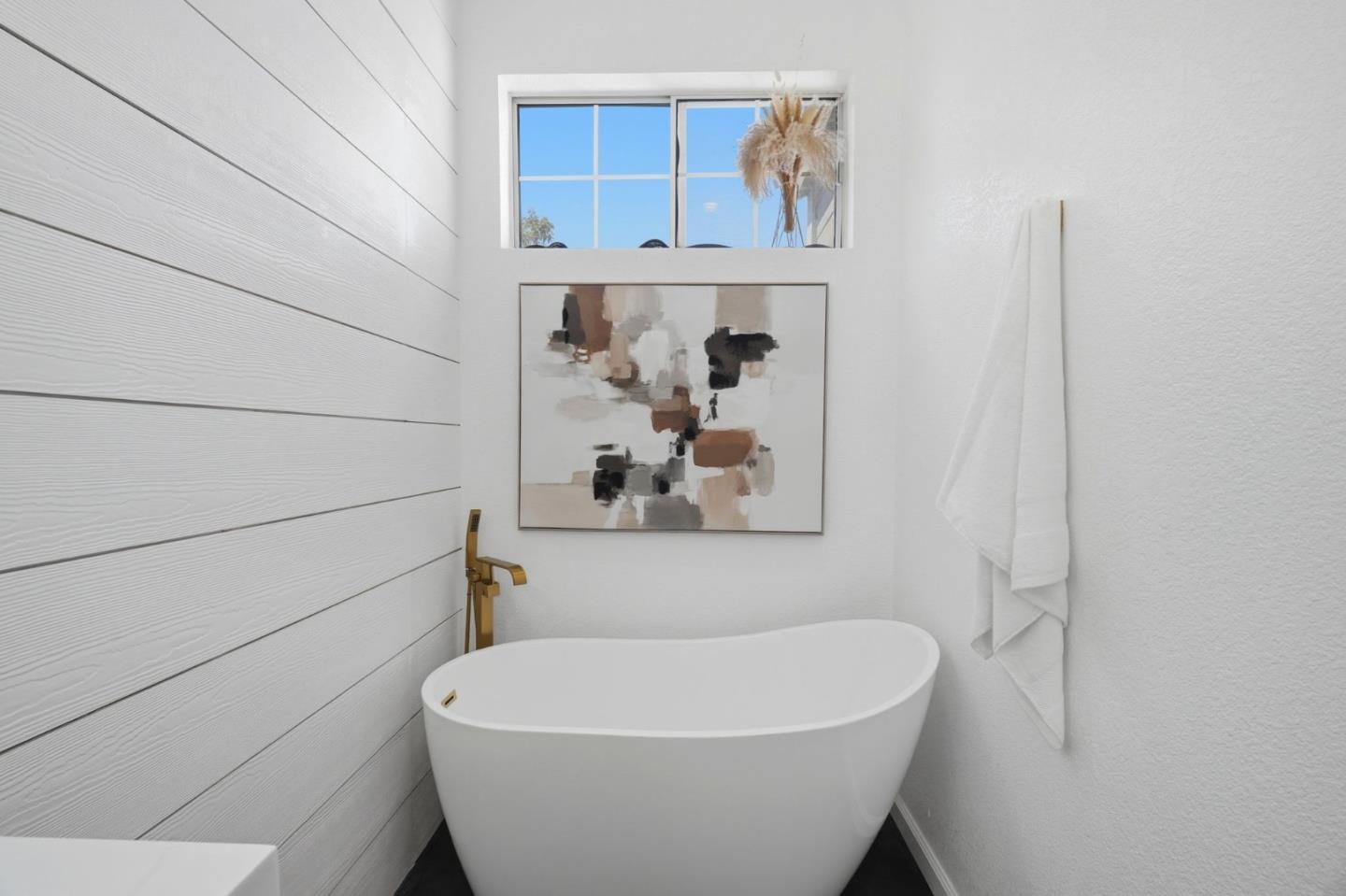 2325 De Varona PL