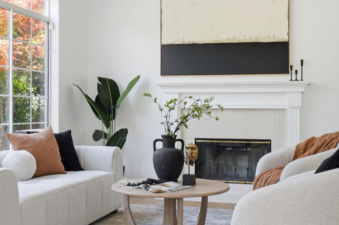 2325 De Varona PL