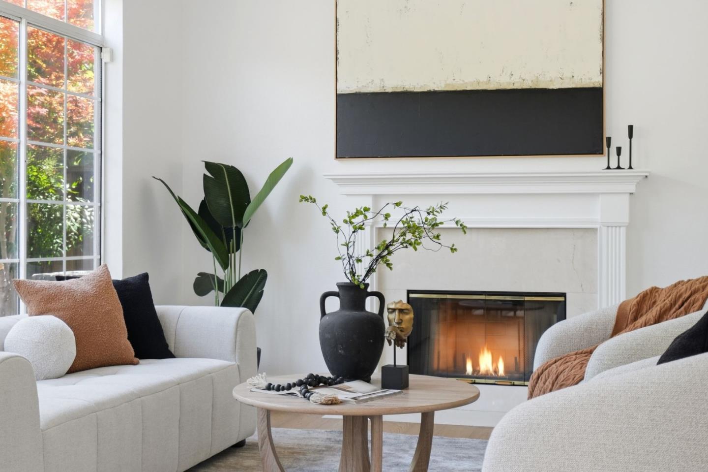 2325 De Varona PL