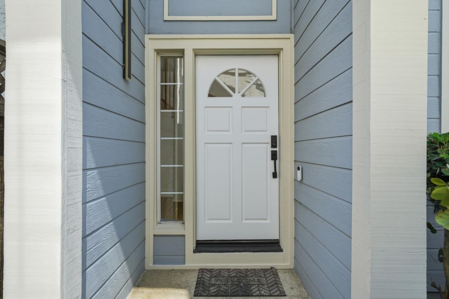 2325 De Varona PL