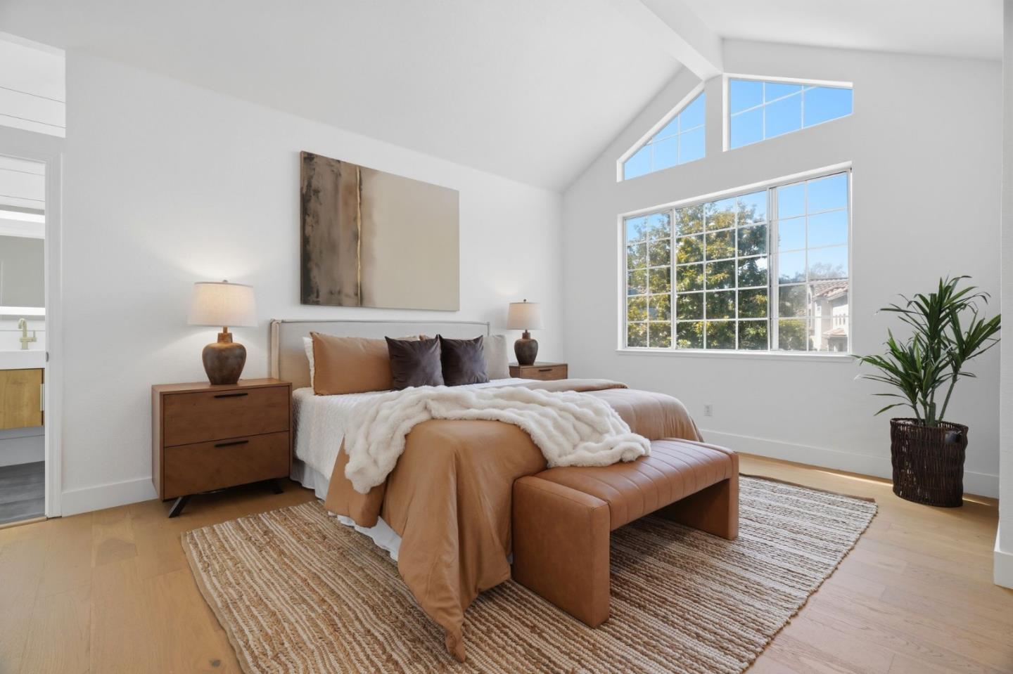2325 De Varona PL