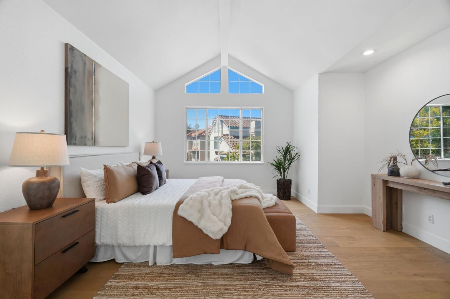 2325 De Varona PL