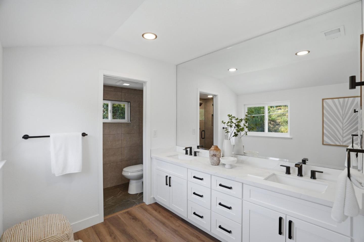 93 Ridgeview AVE