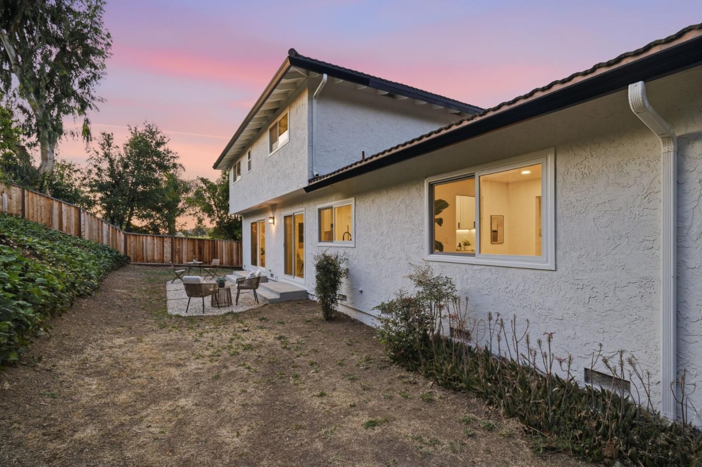 93 Ridgeview AVE