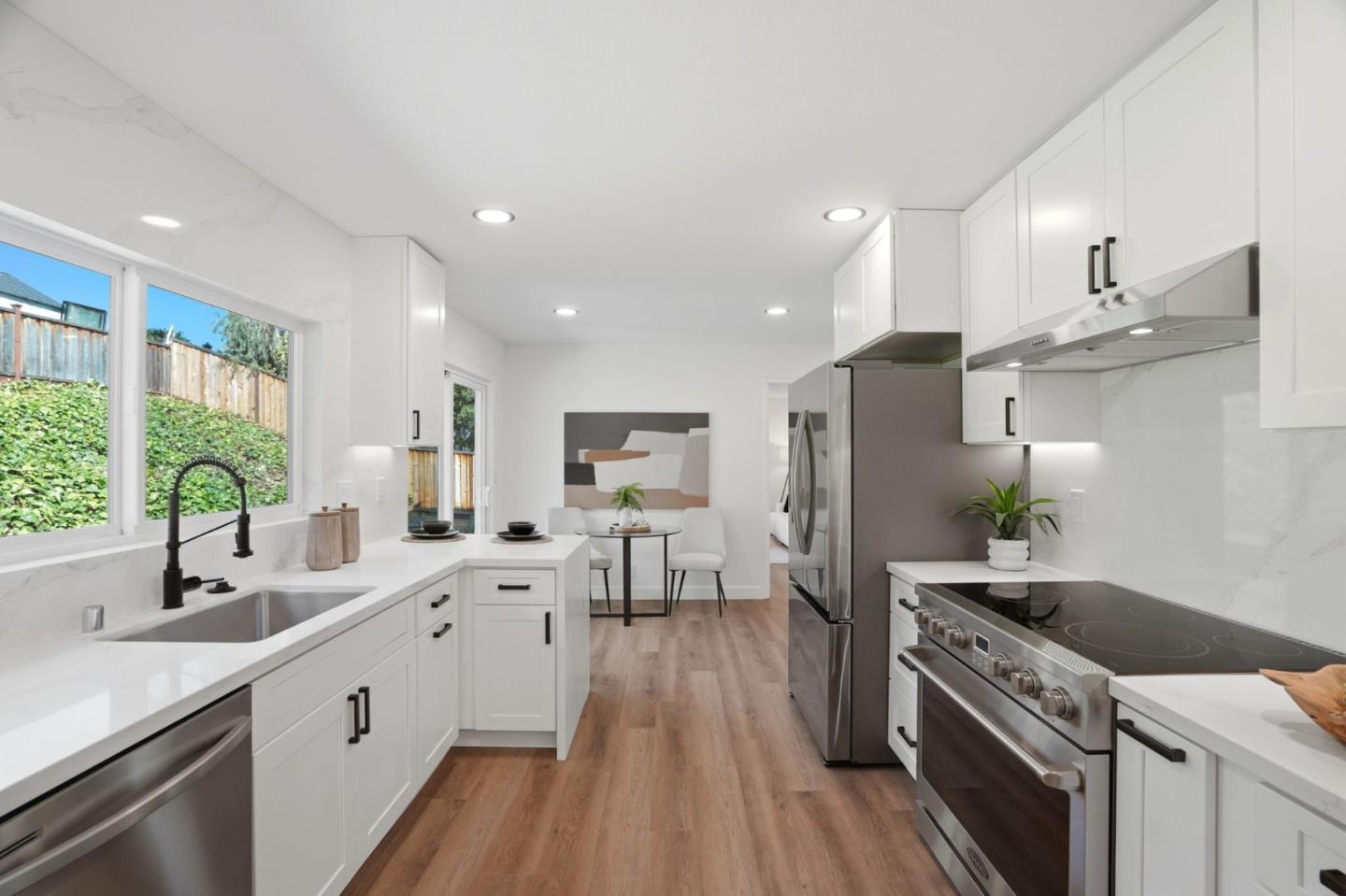93 Ridgeview AVE