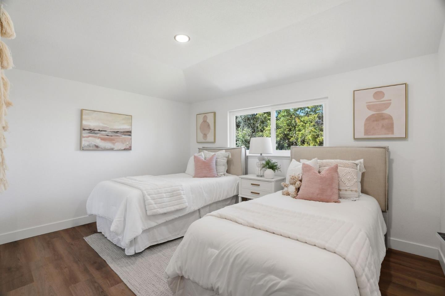93 Ridgeview AVE