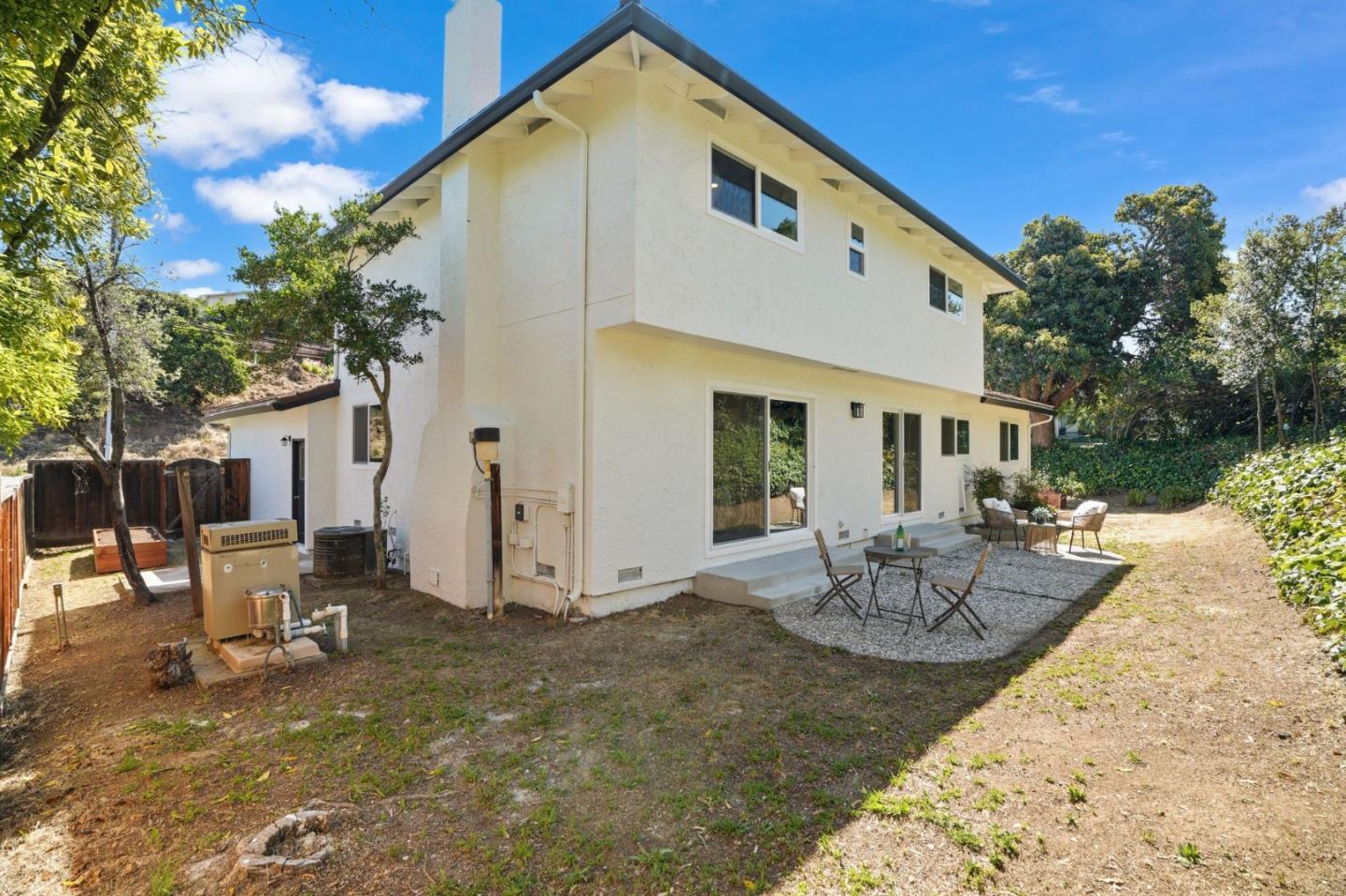 93 Ridgeview AVE