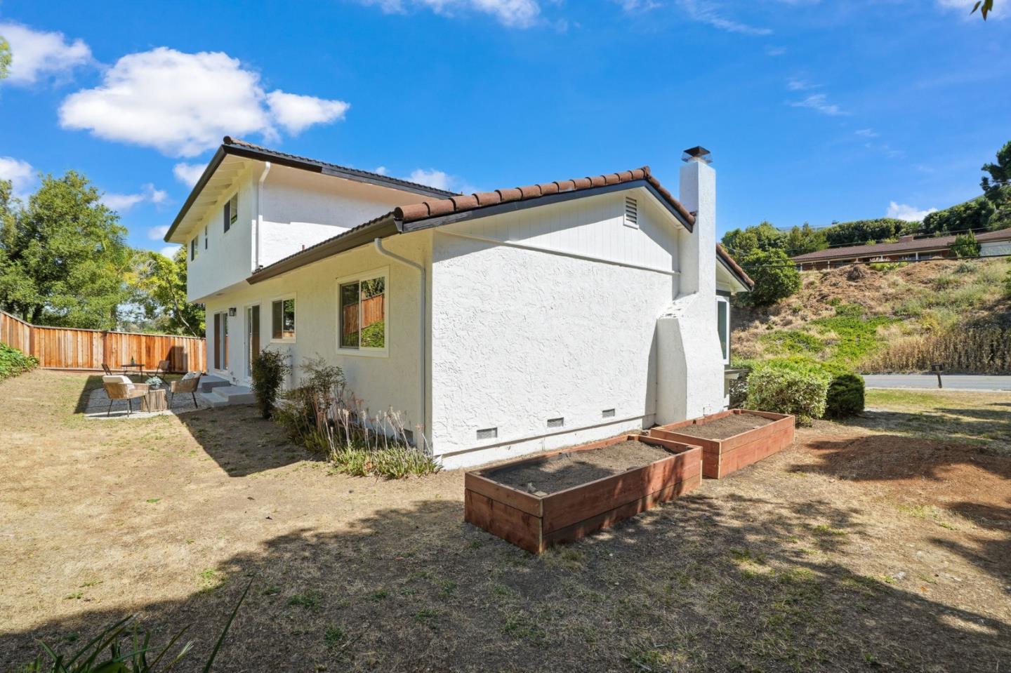 93 Ridgeview AVE