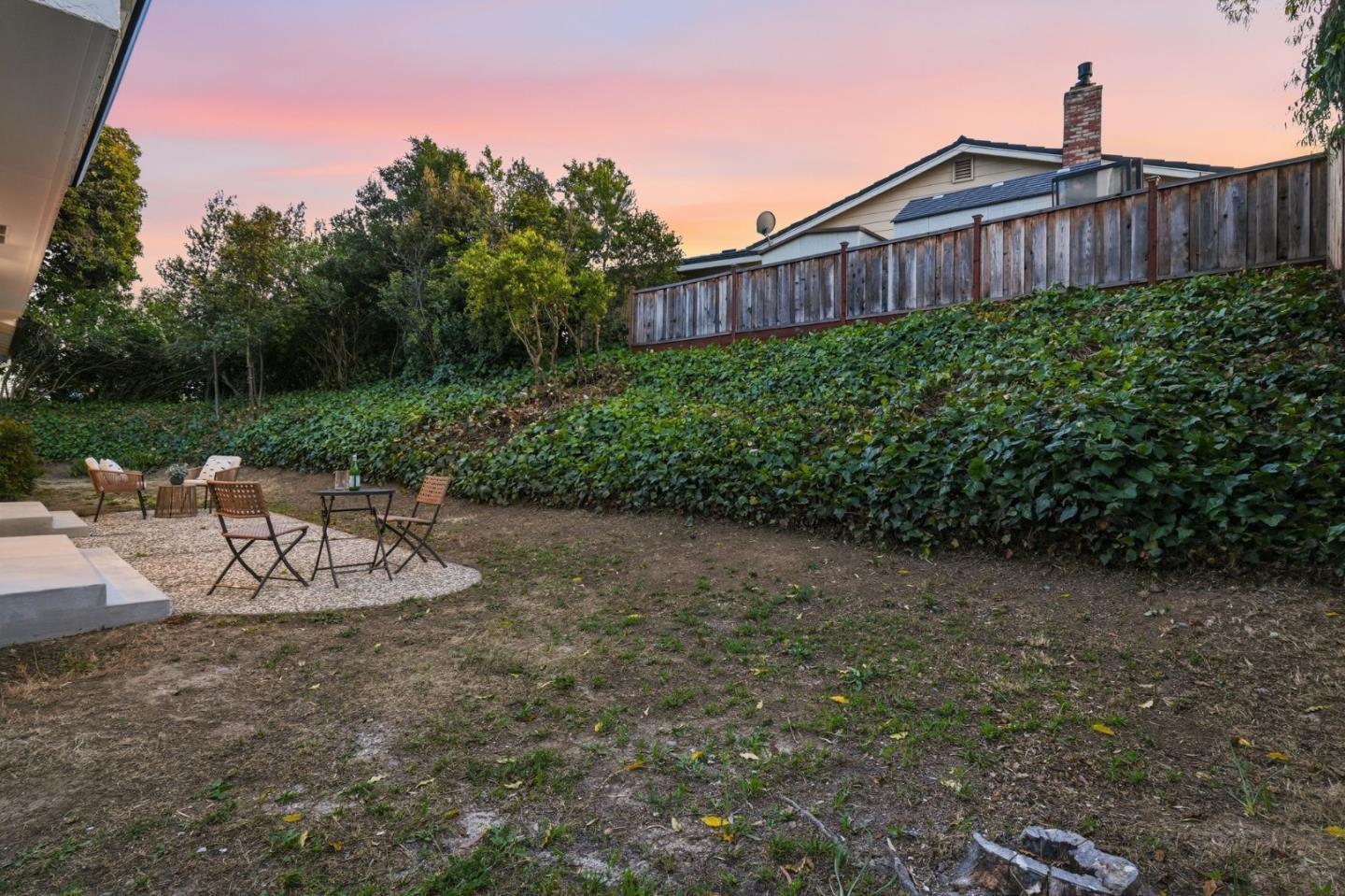 93 Ridgeview AVE