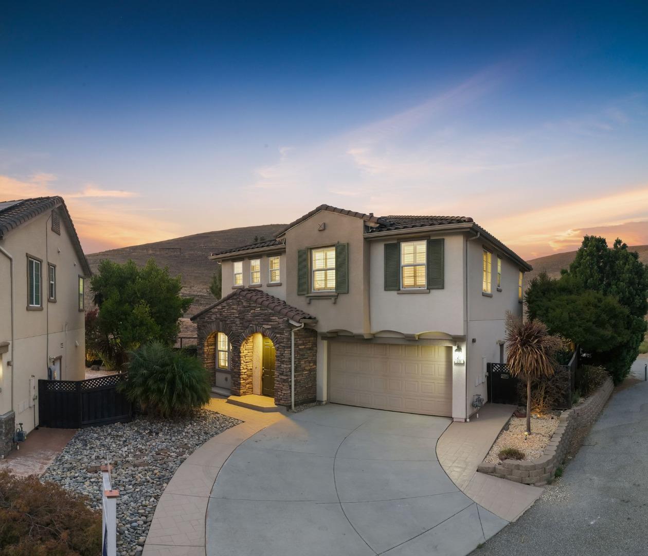 375 Longhill CT