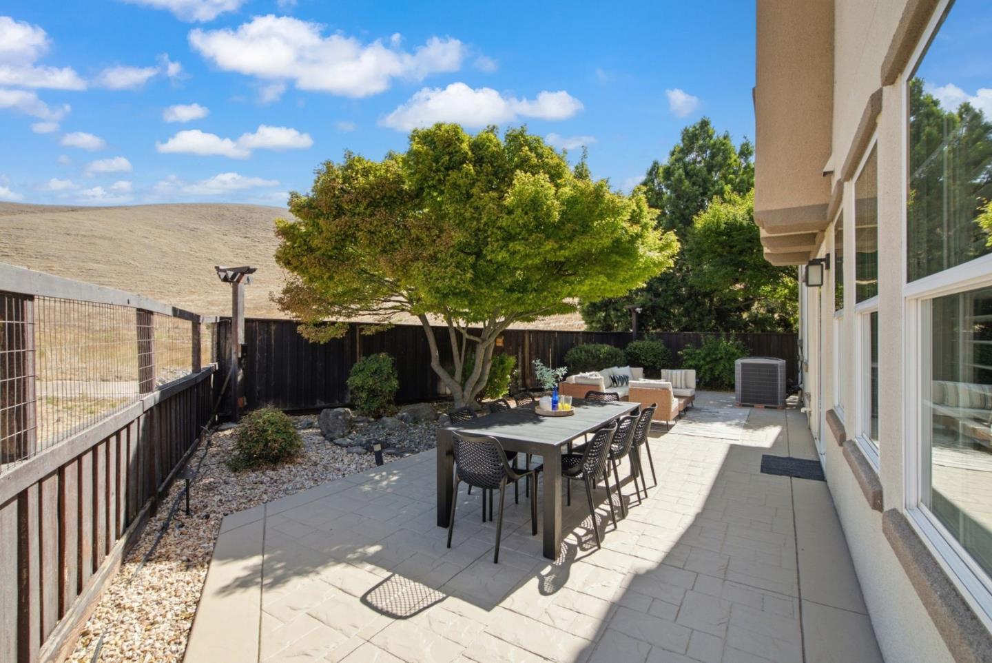 375 Longhill CT