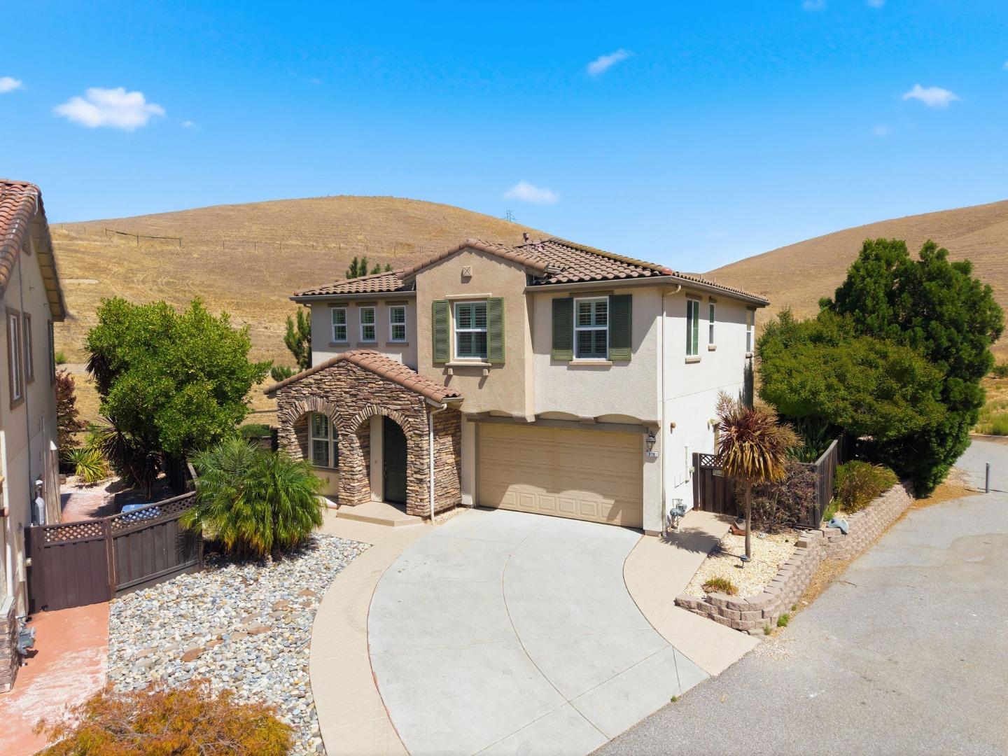 375 Longhill CT